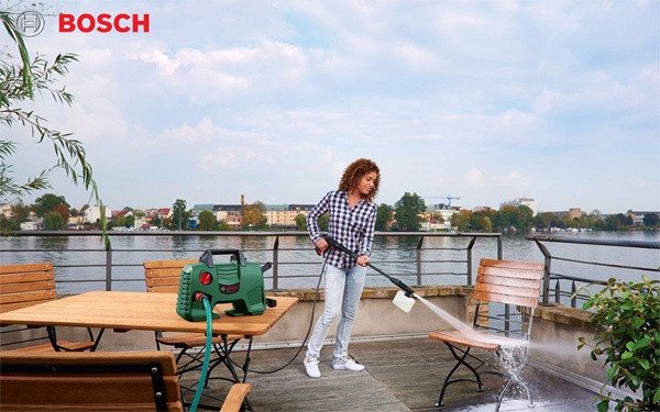 Máy rửa xe Bosch EasyAquatak AQT 110